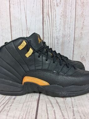 Size 8 Air Jordan 12 Black Taxi Retro Basketball Womens Sneakers Boys Size 6.5Y